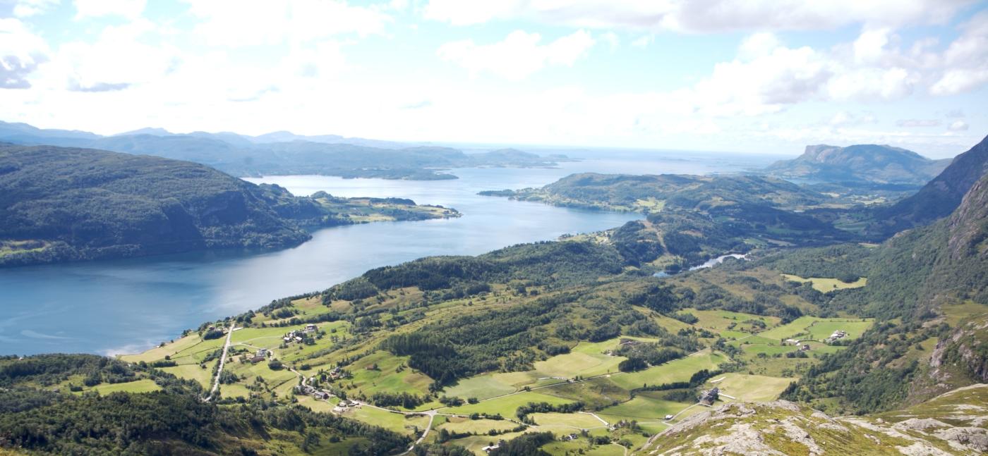 bilde av fjordlandskap