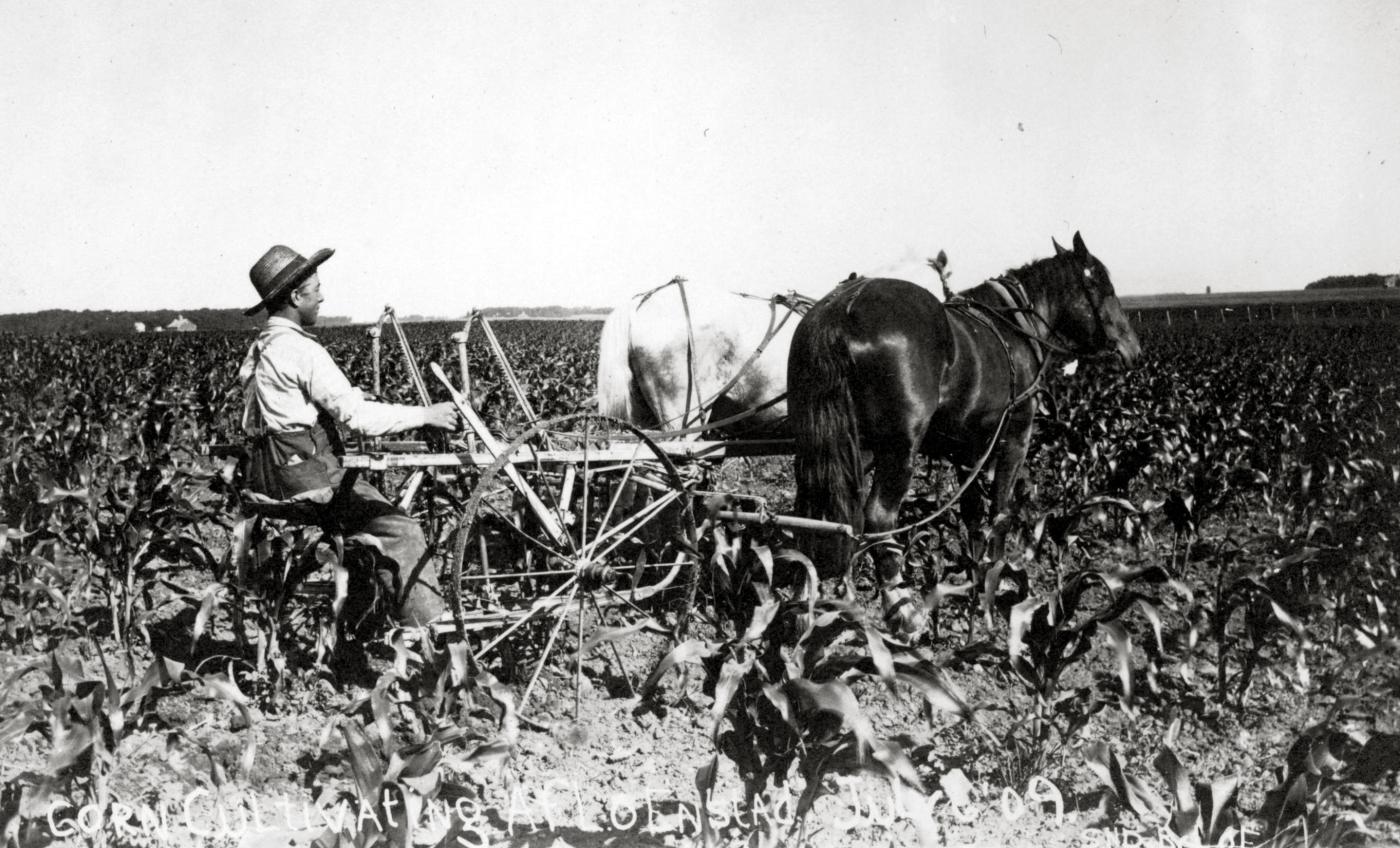 Å driva gard på den flate prærien var noko heilt anna enn å driva gard i bakkane på Voss.