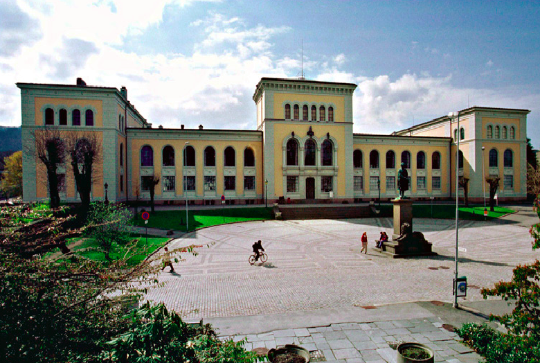 Naturhistorisk museum (Knut Strand)