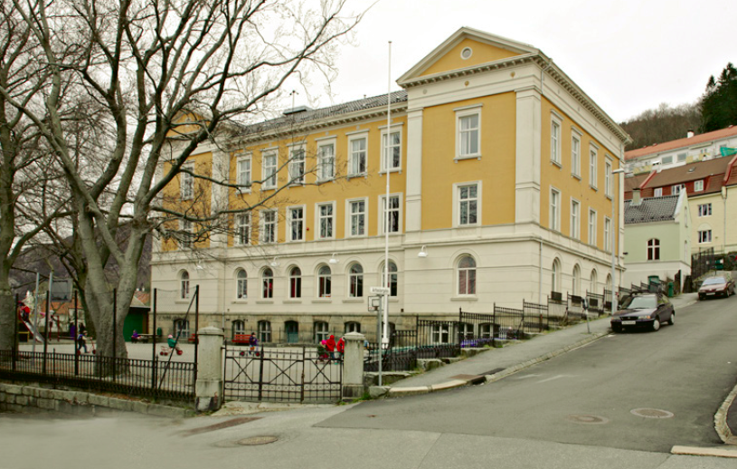 Krohnengen skole (Knut Strand)