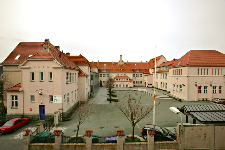 Rothaugen skole (Knut Strand)