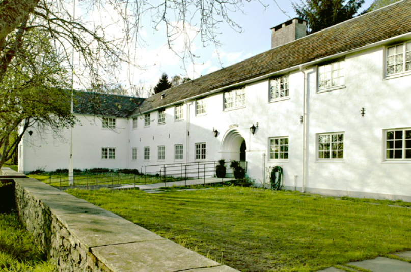 Øvsttun Gamlehjem (Solhaug) (Knut Strand)