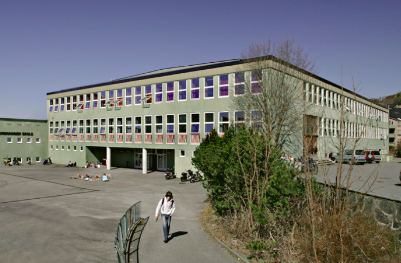 Langhaugen skole (Knut Strand)