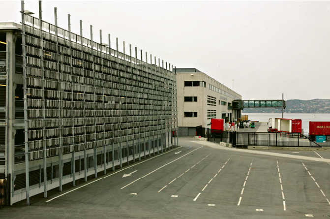 Hurtigrute-terminal og parkeringshus (Knut Strand)