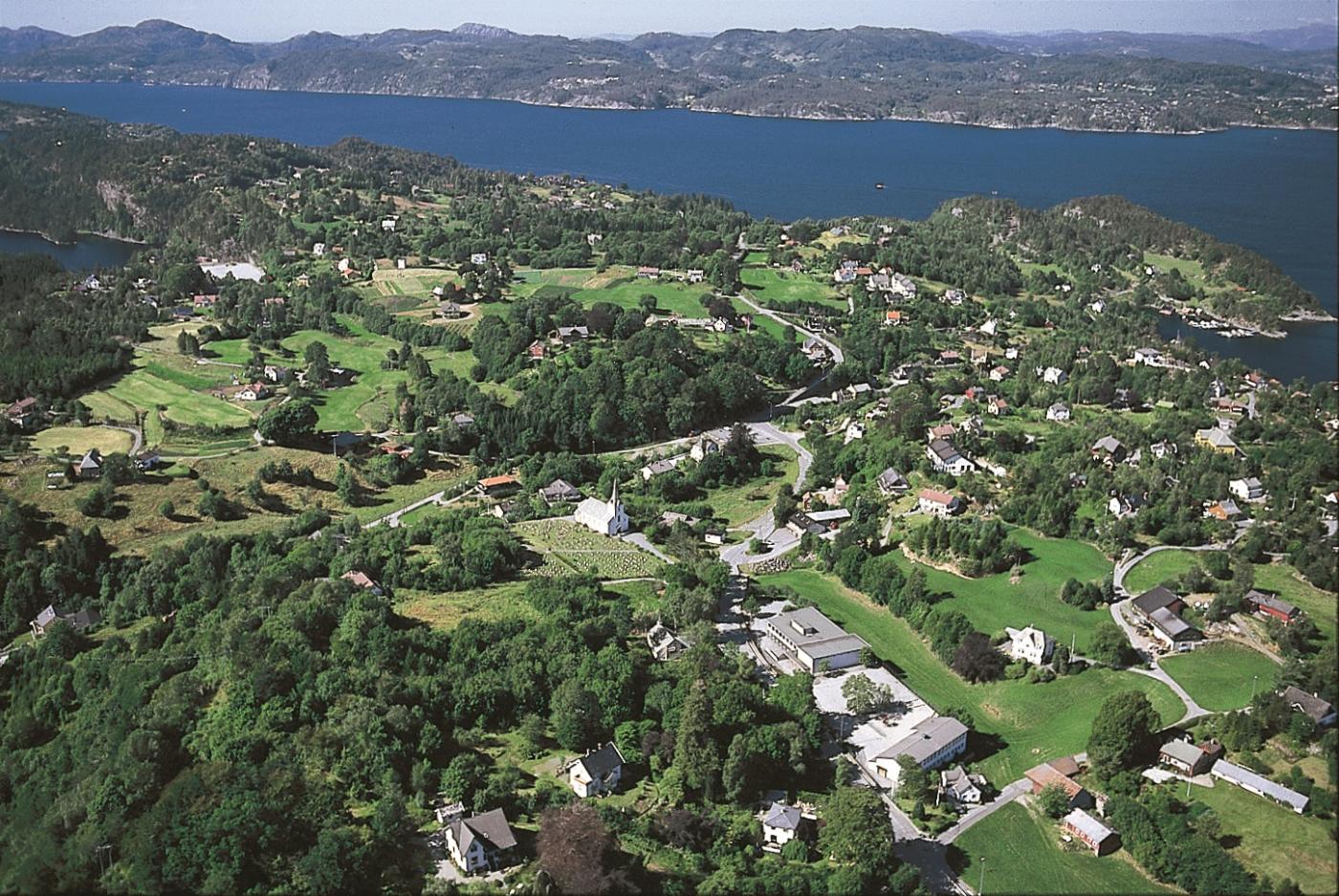 Ask mot Herdlefjorden og Holsnøy