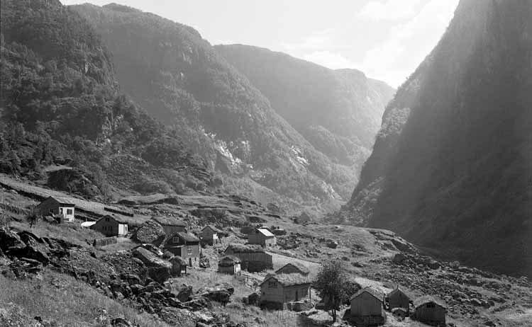 Klyngjetunet i Hjølmodalen tidleg på 1900-talet