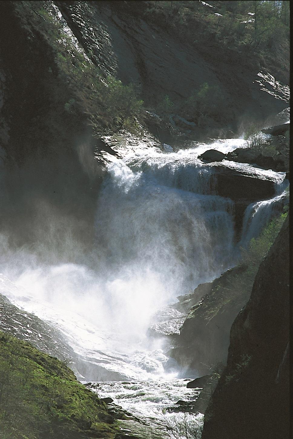 Fossen øvst i Tokagjelet