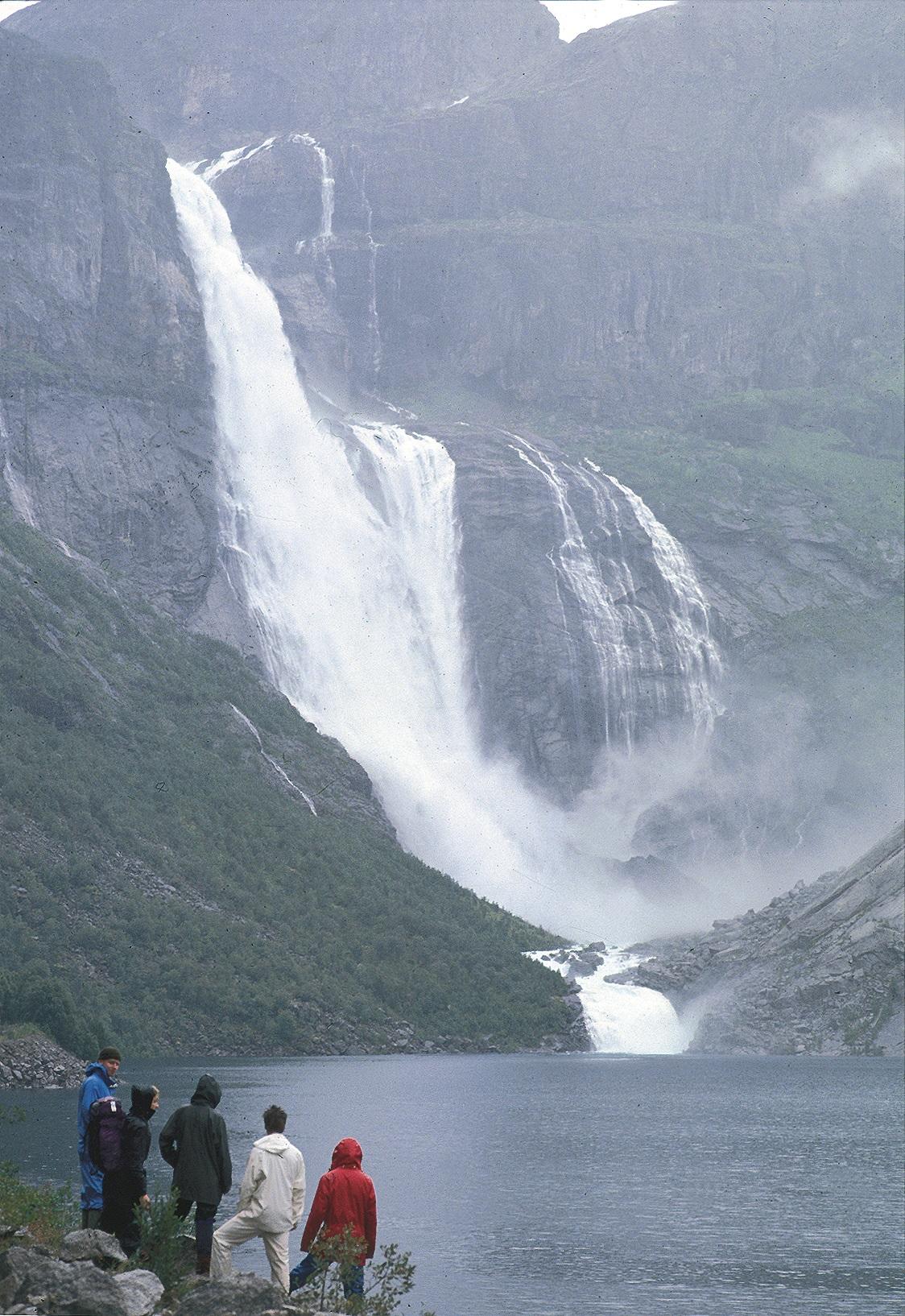 Ringedalsfossen inst i Skjeggedalen