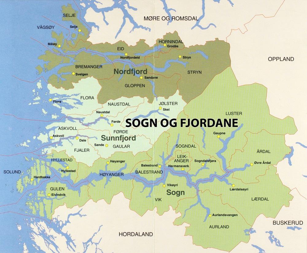 Sogn og Fjordane fylke 2002/2008. Gule sirkelfelt viser kommunesentra. Kartet viser også dei gamle fogderia Sogn, Sunnfjord og Nordfjord.