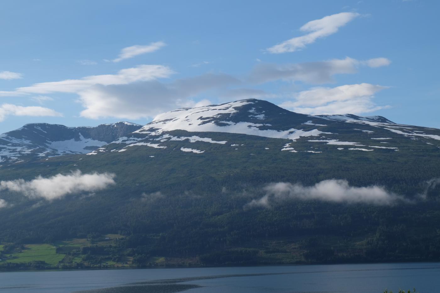 Middagsfjellet over Innvik, Stryn kommune.