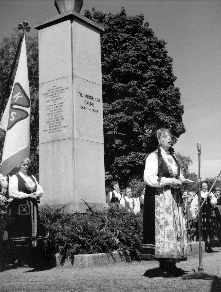 Laura held tale 17. mai i Florø