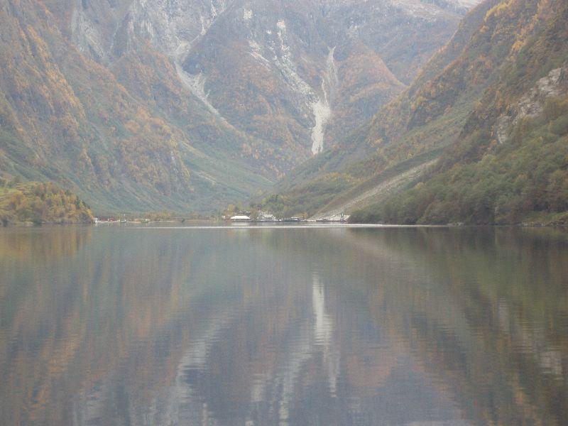 Sentrum i Gudvangen slik det ser frå fjorden i dag.
 


