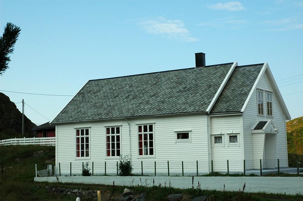 Rognaldsvåg bedehus vart bygt og vigsla i 1913. Påbygget kom i 1960.