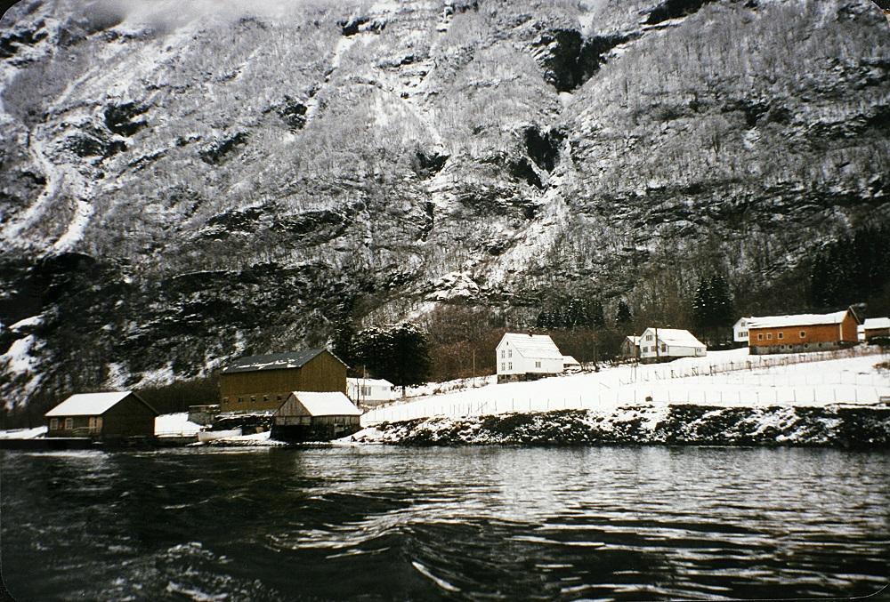 Den gamle ridevegen i Nærøyfjorden byrja ved garden Styvi. Styvi var frå gammalt av skyssgard og postgard. Her er det fleire bustadhus og driftsbygningar, og garden er framleis i drift. Det skal ha budd folk her sidan vikingtida. I middelalderen var det tre bruk på Styvi, men etter Svartdauden (1349) har det aldri vore meir enn to bruk. Ved fjorden ligg det minste postkontoret i landet, kombinert med kafé og gardsmuseum. Museet opna i 1993. 

