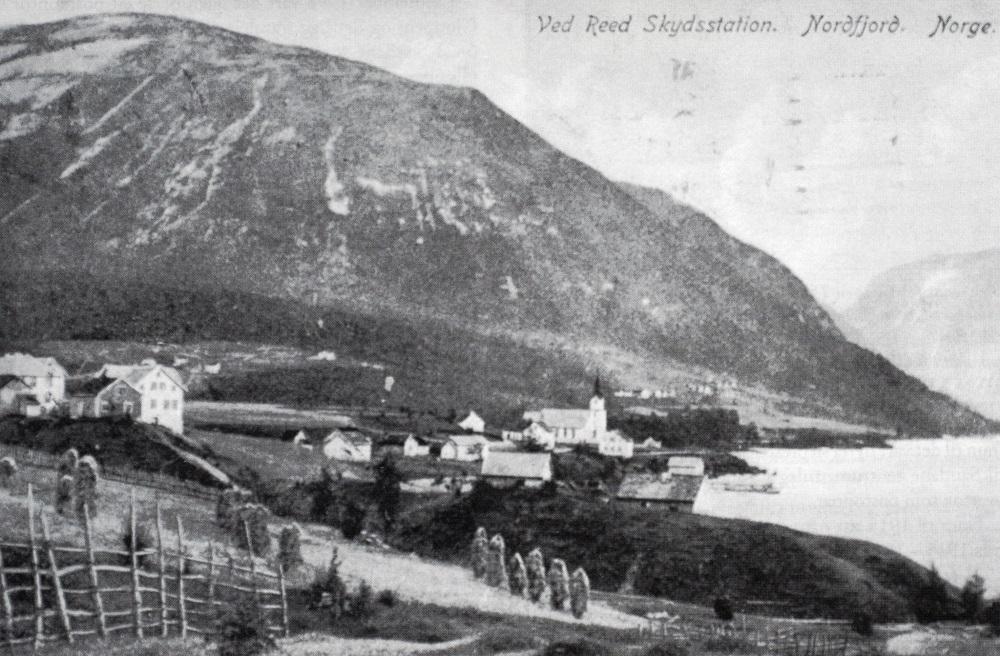 Reed Skysstasjon kring 1910. Her var og landhandleri, postopneri og rikstelegrafstasjon i 1905.