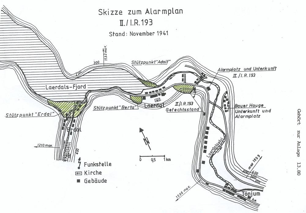 "Skizze zum Alarmplan" syner sikringa mot åtak frå sjøen. I tillegg var det piggtrådsperring frå "Berta" til "Adolf" og  kanonstillingar i hamneområdet.
