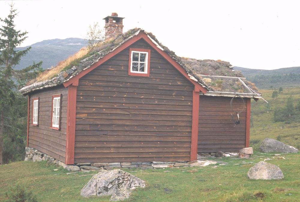 Felleshytte på Jorangerstøylen, seinare høyrande til bruk 1.