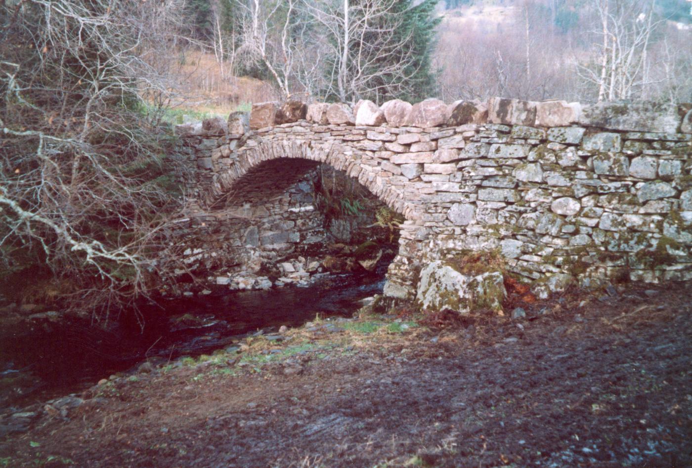 Maurstad Gamle Bru etter oppattbygginga hausten 2000.