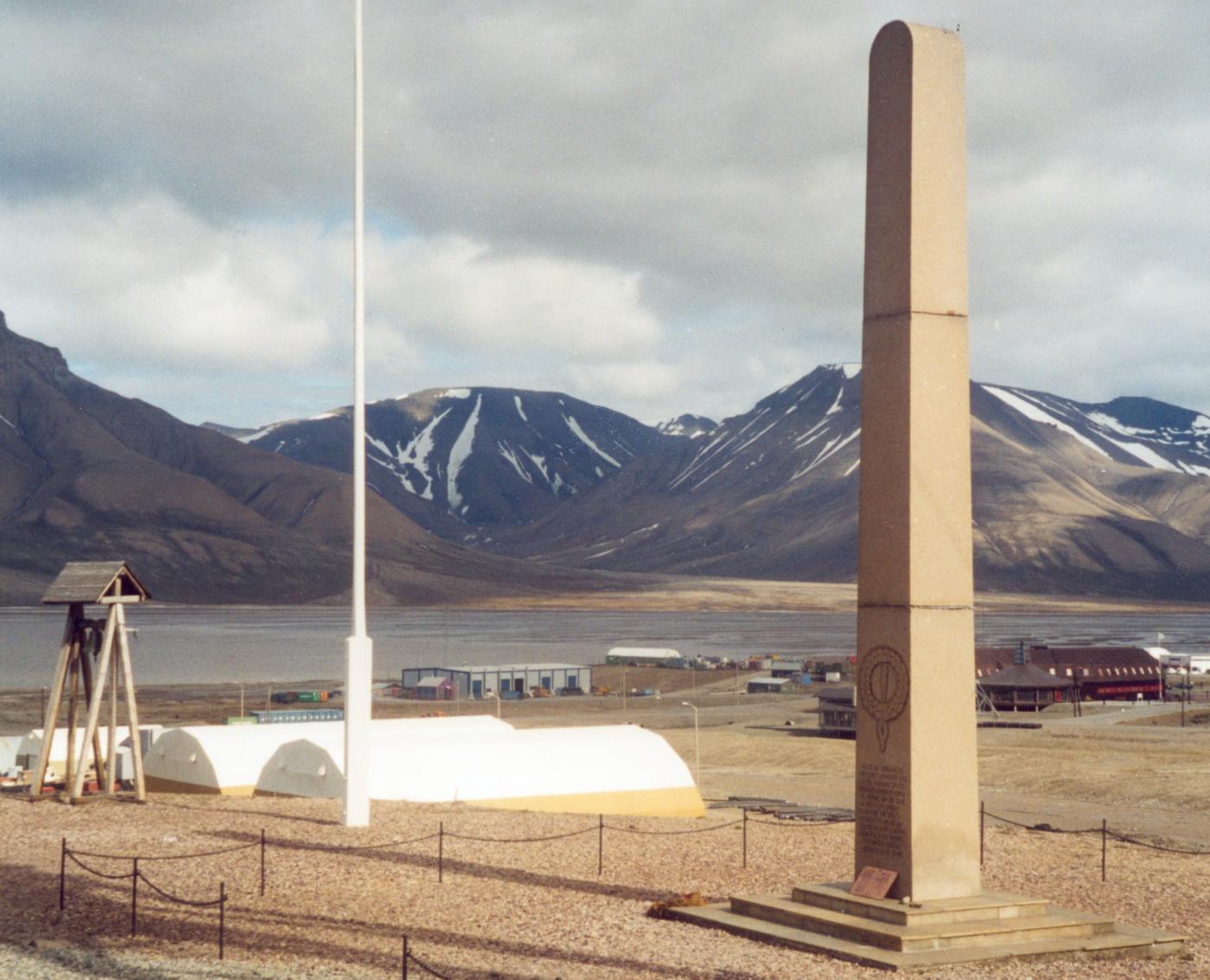 Minnesmerket på Svalbard over falne i krigen 1940-1945.