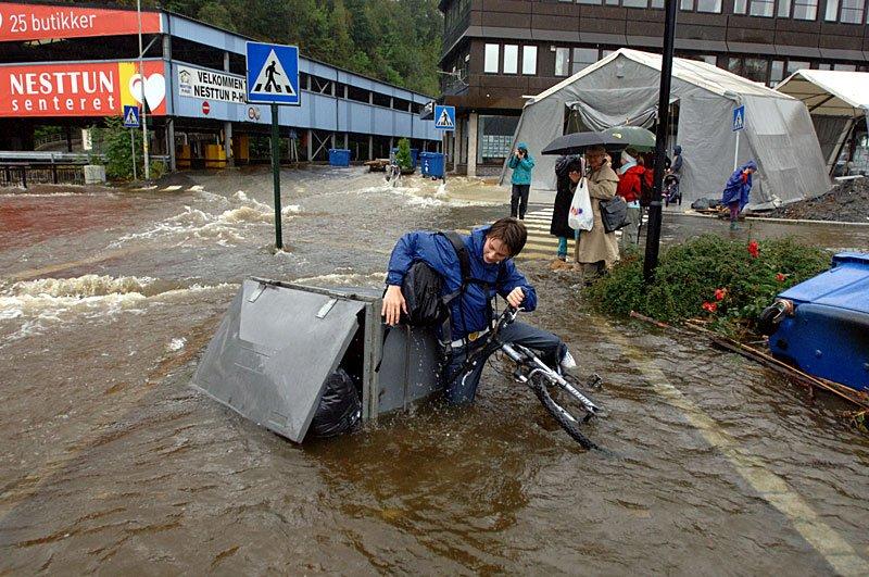 Fra storflommen på Nesttun i 2005