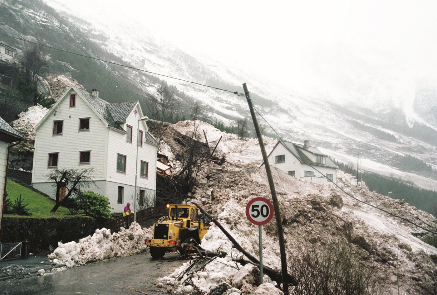 Snøskred – rasulukka ved Kalvanes i Odda i januar 1993