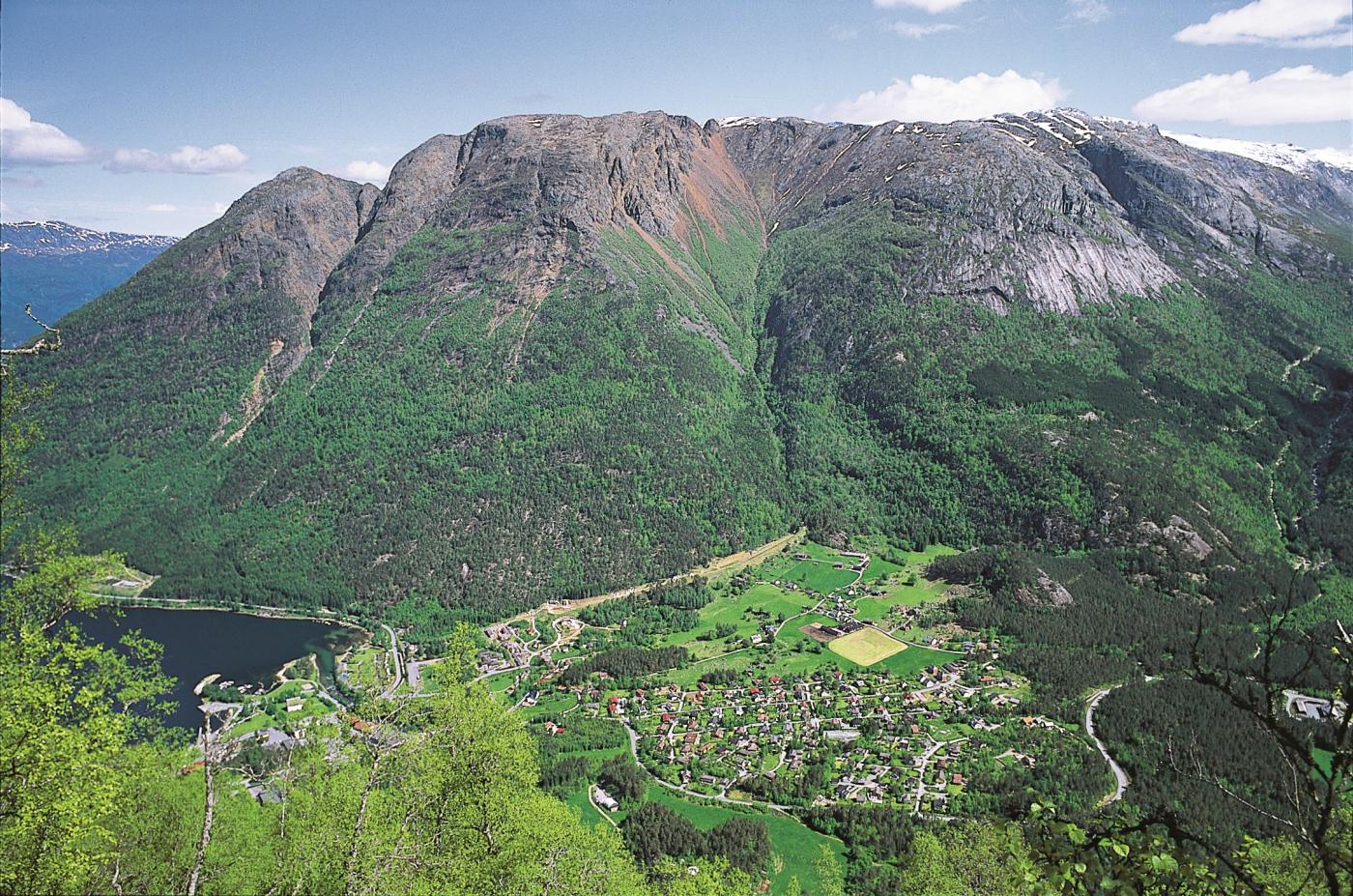 Byggjefeltet Huse i Kinsarvik