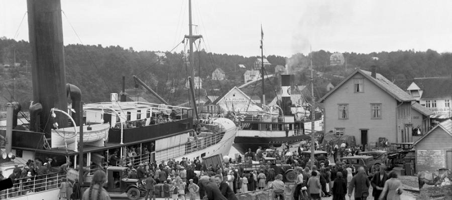 På kaia i Leirvik, Stord, kring 1920