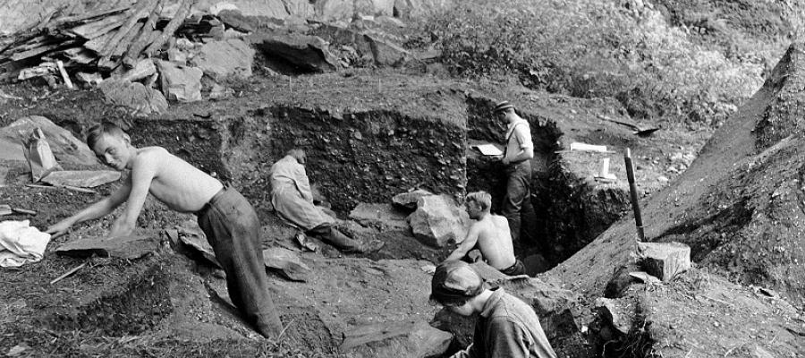 Frå dei arkeologiske utgravingane i Skipshelleren sommaren 1931