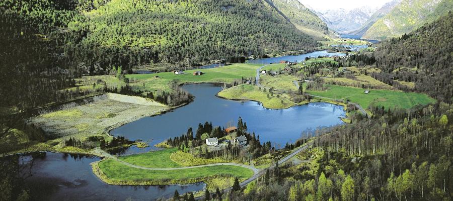 Øvre Helland i Modalen