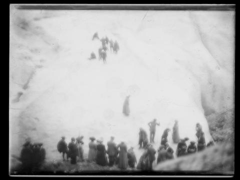 Britiske turistar ved ukjend isbre