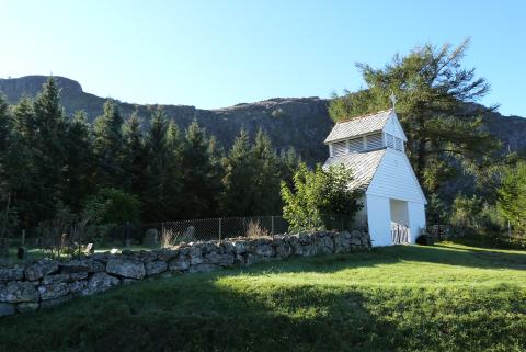 Gravstaden i Botnane ligg på garden Sørbotten.