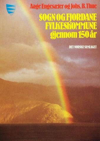Grunnboka om Sogn og Fjordane fylkeskommune i perioden 1837-1987, skriven av historikarane Aage Engesæter og Johs B. Thue, kom ut i 1988. Hovudkjelda til arbeidet var dei trykte fylkestingsforhandlingane.