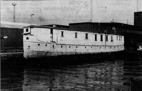 Husbåten «Ivar Elias» (tidlegare DS «Haarek», tidlegare SDS «Hansteen) på hamna i Oslo. «Ivar Elias» gjorde teneste som husbåt for heimlause menn i hovudstaden i tida 1961-1977. Oslo kommune var eigar. Oslo indremisjon stod føre drifta.