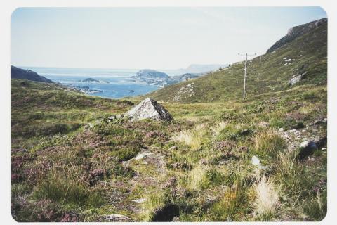 Biletet er teke på toppen av Mannseidvegen med utsyn mot Moldefjorden, Stadhavet og øya Selja. Det høgste punktet på vegen er 260 moh. 

 