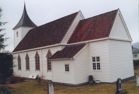 Kyrkja i Utvik, på sørsida av fjorden i Stryn. På nordsida av fjorden fekk dei kyrkje i Randabygda i 1916 og på Blaksæter (Nordsida kyrkje) i 1973. Folket i grendene Hopland, Randabygda, Nos, Sølvberg, Bergset og Fjelli søkte i eldre tid til Utvik kyrkje.