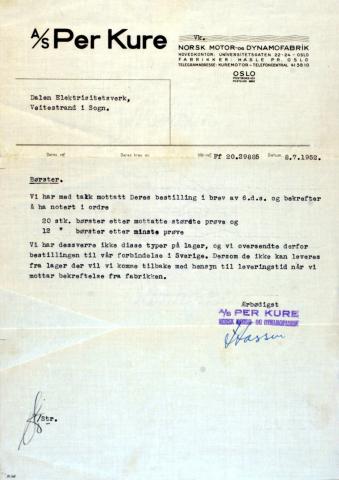 Det er teke vare lite arkivmateriale etter Dalen Elektrisitetsverk. Dette brevet frå A/S Per Kure gjeld ei tinging på børstar.
