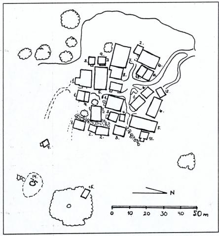 Bygningane på Holane i 1937. Holane var eit typisk døme på eit klyngetun før utskiftinga.