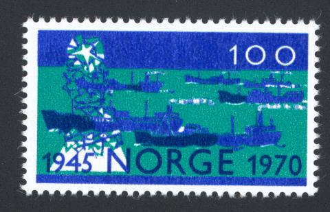 8. mai 1970 ga Postverket ut to minnefrimerke i høve 25-årsdagen for frigjeringa. Det eine viser allierte skip i konvoi. Tre av dei fem på minnesteinen miste livet i krigsforlis.