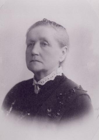 Hanna Marie Brun Fretheim (1856-1838), dotter til Hans Johannes Brun, barnebarn til Johan Herman Brun. Ho gifta seg med Peder Johan Fretheim som bygde hotellet på Hermansverk, og alt tyder på at det var ho som dreiv hotellet i namnet til ektemannen.