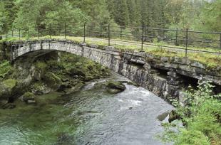 Kvelvbru i Teigdalen