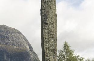 Bautastein på Stalheim, til minne om Per Sivle