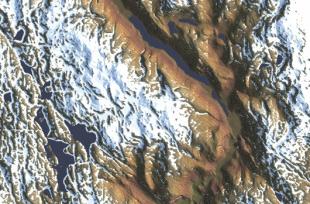 Mofjorden (nedst), Modalen med Steinslandsvatnet (midten) og Stølsdalen (øvst) 