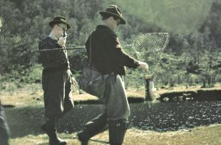 Laksefiske i Lonelva på1950-talet