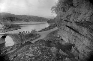 Ruskeneset under utgravning i 1917. Bildet er tatt mot Bønes i nordøst.